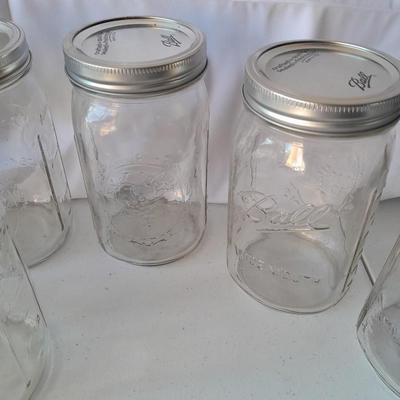 7 tall Ball canning Jars with lids - New Rubbermaid containers and stretch silicone pot stand