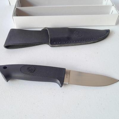 New in Box! Baretta Knife with sheath - Loveless Skinner Zytel Knife - Preppers delight!
