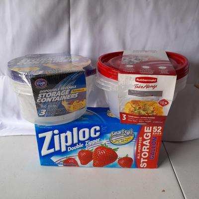 Six brand new food storage containers with a box of unopened ziploc bags