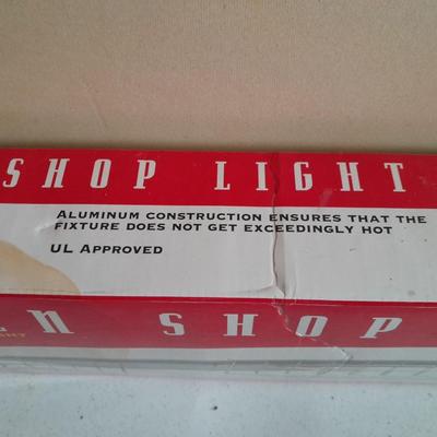 New Serie Professional Halogen shop light 3 150-watt halogen bulbs included