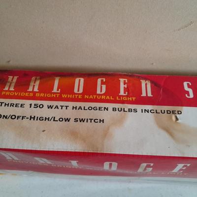 New Serie Professional Halogen shop light 3 150-watt halogen bulbs included