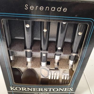 New Konerstones 20-piece silverware set with ceramic handled stainless steel utensil set
