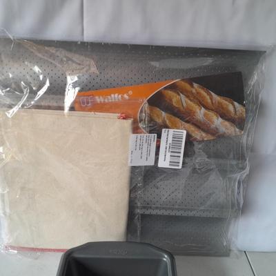 Brand new Wilton bread baking pans - Loaf pan and NEW Walfos French bread baking pan