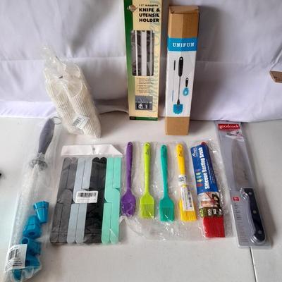 Brand new Kitchen Necessities - Silicone brushes - knife sharpener - Kinfe - utensil holder - cleaning brushes
