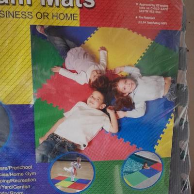 15 brand new multi-Purpose reversible Foam mats - Anti-fatigue mats - Colorful fun!