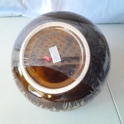 New Garden Ceramic oil lantern (1 of 2)