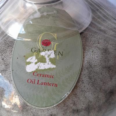 New Garden Ceramic oil lantern (1 of 2)