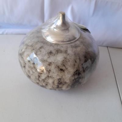 New Garden Ceramic oil lantern (2 of 2)