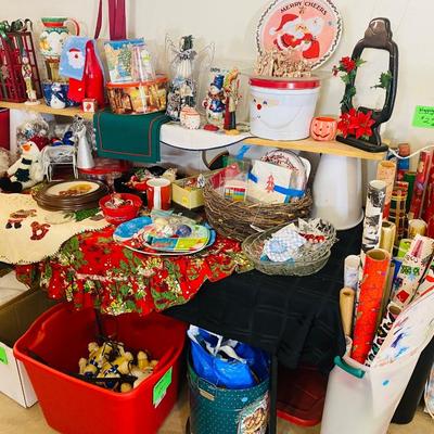Lot 2: holiday selection