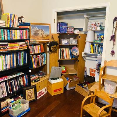 Lot 25: Books & Kids Selection