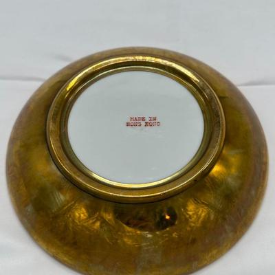 Beautiful Plate From Hong Kong -local pickup and shipping available