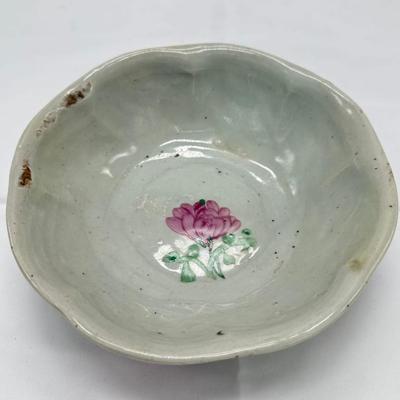 Chinese Porcelain, Chicken Bowl-local pickup and shipping available