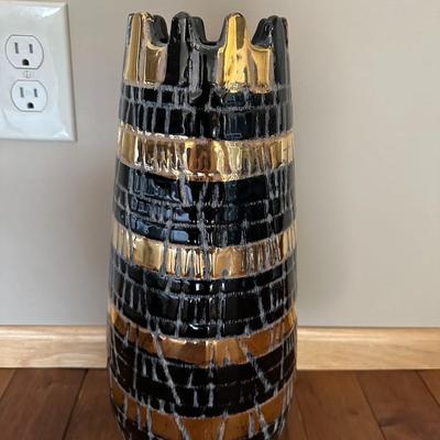 Vintage ceramic architectural vase-local pickup and shipping available