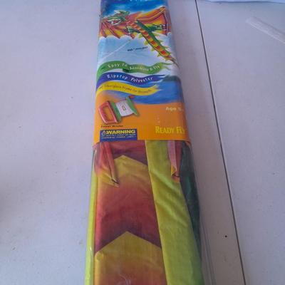 Awesome for fall fun! Amazing Ready to fly 3D Dragon Kite! Sealed in container! 90" wingspan!