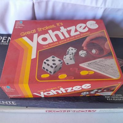 Board games and brand-new puzzles - new cribbage - bag of ducks - Yahtzee - Pente -Keyboard starter kit