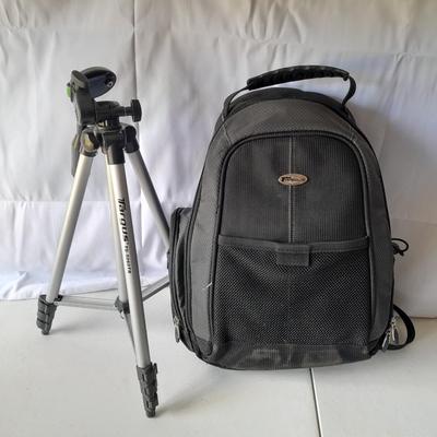 Nice Targus padded and divided camera backpack style bag with Targus adjustable Tripod