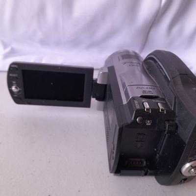 Nice Hitachi Full HD Blu ray disk camcorder complete with battery & charger - instruction book and DVD RW disks