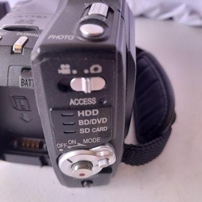Nice Hitachi Full HD Blu ray disk camcorder complete with battery & charger - instruction book and DVD RW disks