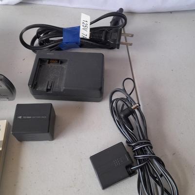 Nice Hitachi Full HD Blu ray disk camcorder complete with battery & charger - instruction book and DVD RW disks