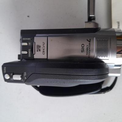 Nice Hitachi Full HD Blu ray disk camcorder complete with battery & charger - instruction book and DVD RW disks