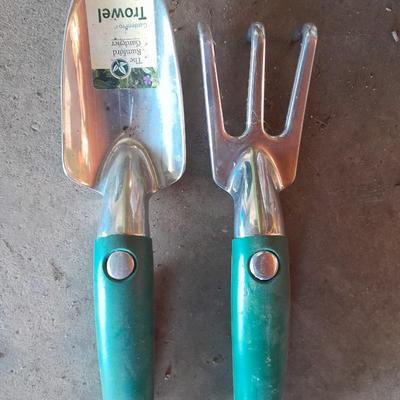 New tarp - new garden hand tools - Flower pot and new pocket hose