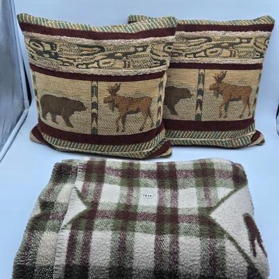 3 Pc Pillow & Throw Decor