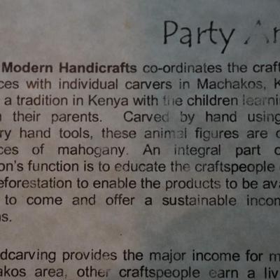 JEDANDO ORIGNAL KENYA ARTIST CRAFT NOVELTY WOODEN CARVED AFRICAN ANIMALS/ PARTY ANIMALS AT BAR