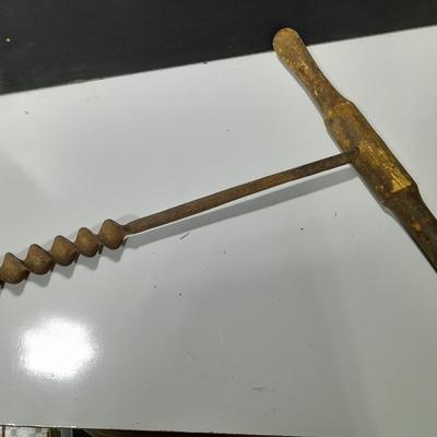 Primitive T Handled Auger