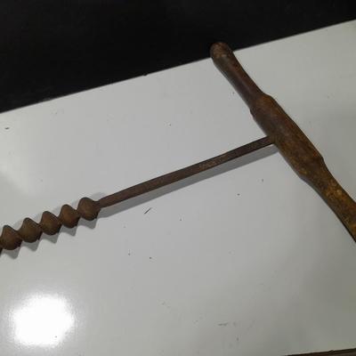 Primitive T Handled Auger