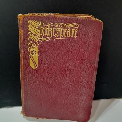 Hardback collectible antique Shakespeare Book copyright 1926