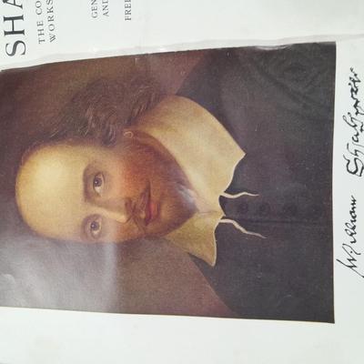 Hardback collectible antique Shakespeare Book copyright 1926
