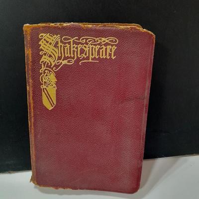 Hardback collectible antique Shakespeare Book copyright 1926