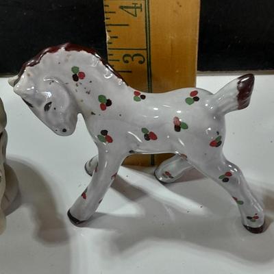 Small elephant planter with chicken and a horse
