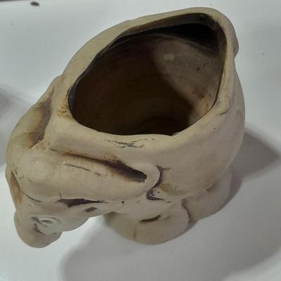 Small elephant planter with chicken and a horse