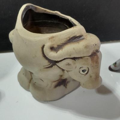 Small elephant planter with chicken and a horse