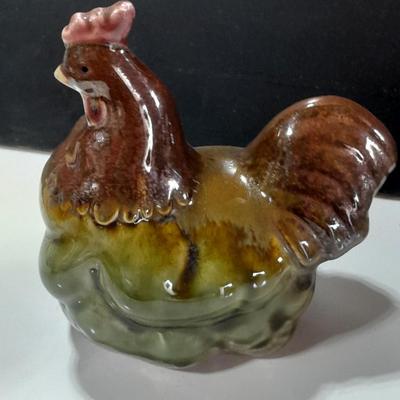 Small elephant planter with chicken and a horse