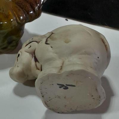 Small elephant planter with chicken and a horse