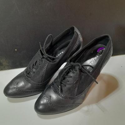 Two pair of Womens dress shoes - high heels size 8m