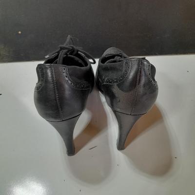 Two pair of Womens dress shoes - high heels size 8m