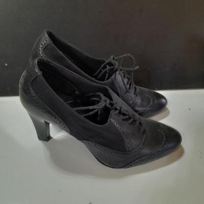 Two pair of Womens dress shoes - high heels size 8m