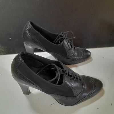 Two pair of Womens dress shoes - high heels size 8m