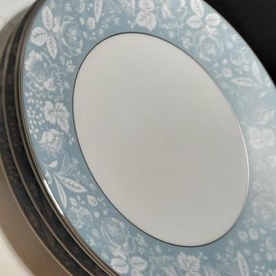 Style house Damask fine China set - setting for 4