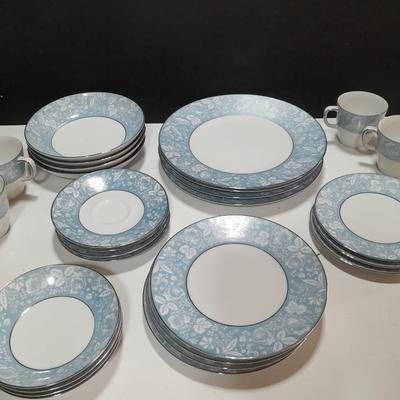 Style house Damask fine China set - setting for 4