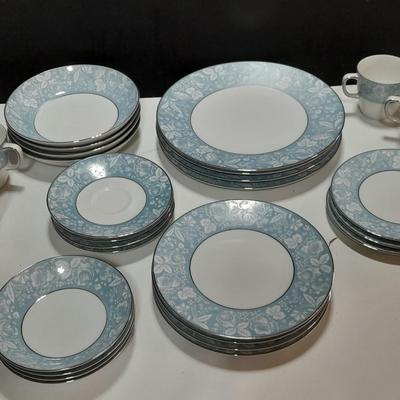 Style house Damask fine China set - setting for 4