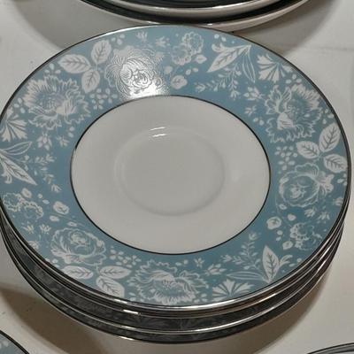 Style house Damask fine China set - setting for 4