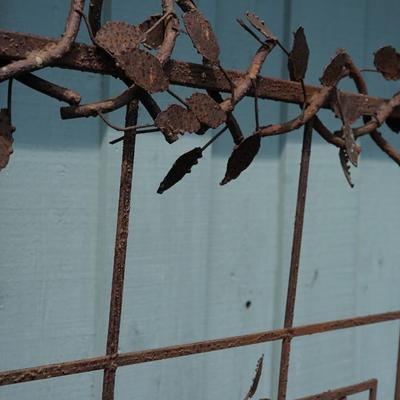 GARDEN OR FLOWER TRELLIS OF METAL W./ RUST PATINATION / SCULPTURE OF LEAVES AND VINES