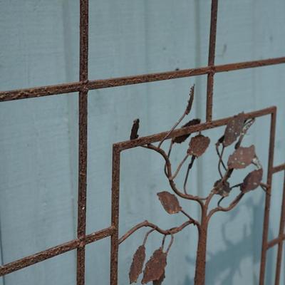 GARDEN OR FLOWER TRELLIS OF METAL W./ RUST PATINATION / SCULPTURE OF LEAVES AND VINES