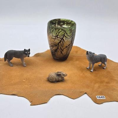 Wolf Pack Decor
