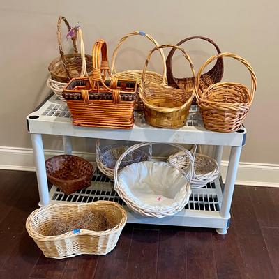 14 assorted basket lot
