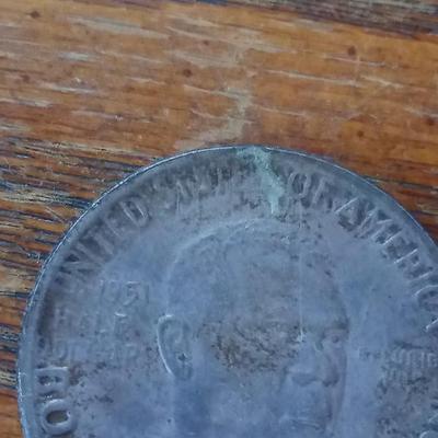 LOT 36 1951 BOOKER T WASHINGTON COMMEMORATIVE HALF DOLLAR